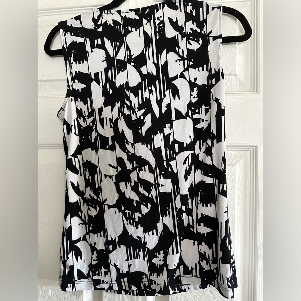 Black and White Tank Top - Picture 2 of 3